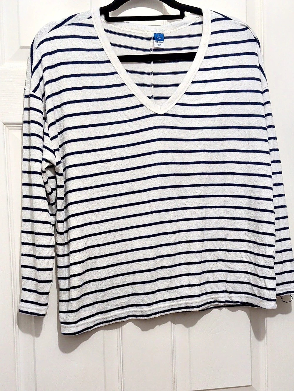 Old Navy Long Sleeve Striped V-Neck Top Size Medium Like New